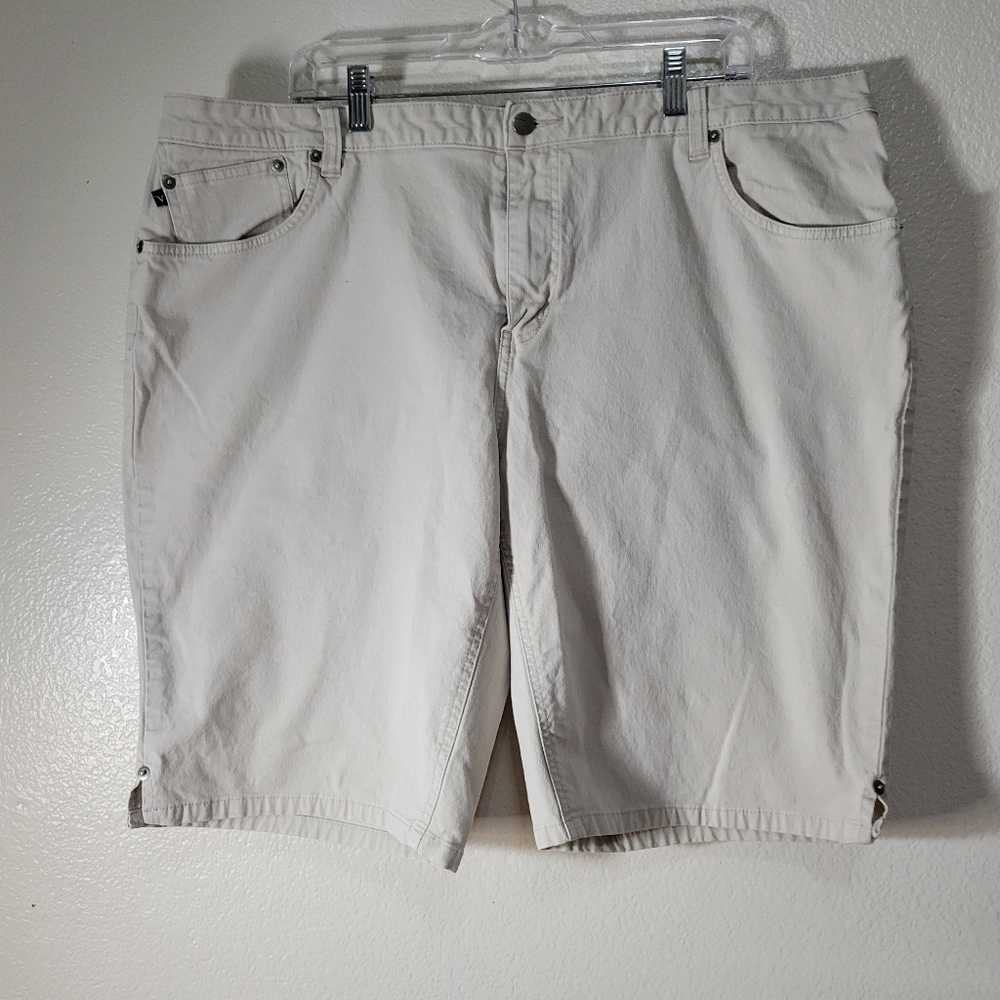 Venezia Bermuda  Shorts With Pockets